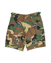Load image into Gallery viewer, Christophers Mens Green Camo Cargo Shorts
