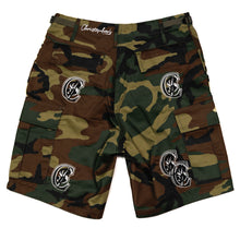 Load image into Gallery viewer, Christophers Mens Green Camo Cargo Shorts
